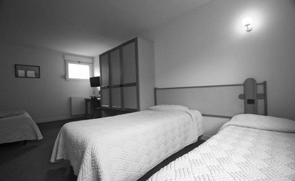 Hotel-Restaurant De L'Abbaye Plancoët Habitación foto
